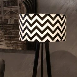 Stehleuchte Newport In Schwarz Weiß (H)140cm (D)38cm -BRILLIANT Verkäufe lux pro stehleuchte newport in schwarz weiss h 140cm d 38cm 3