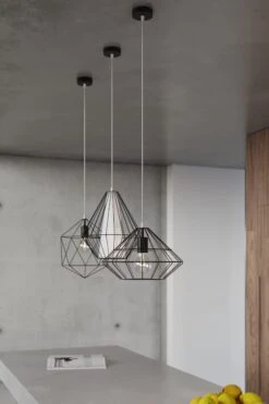 Hängleuchte Editta In Schwarz Aus Gebogenem Stahl Schirm Loft LED E27 NICE LAMPS -BRILLIANT Verkäufe nice lamps hangleuchte editta in schwarz aus gebogenem stahl schirm loft led e27 nice lamps 5